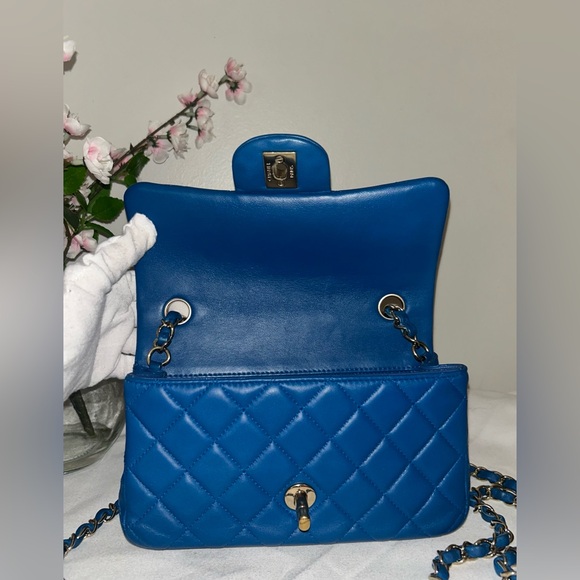 CHANEL Classic Mini Rectangular Flap Bag Quilted Lambskin Blue / Gold - Picture 9 of 12